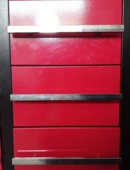 Guarde suas ferramentas de forma segura e segura com nossos armários de ferramentas trancáveis de aço laminado a frio